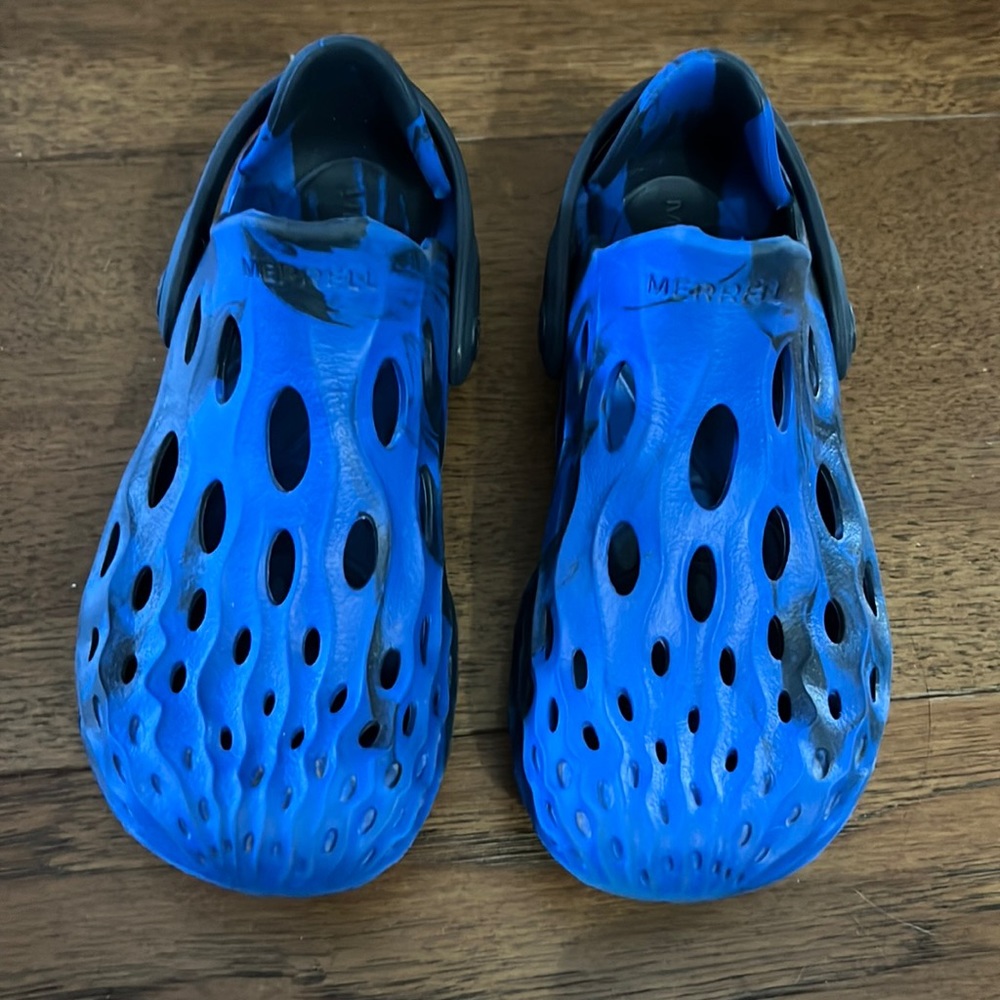 Merrell youth size 12. Run bigger